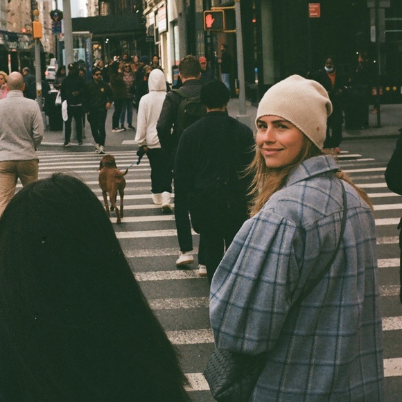 Meet your Posher, Amelia - Picture 1 of 1